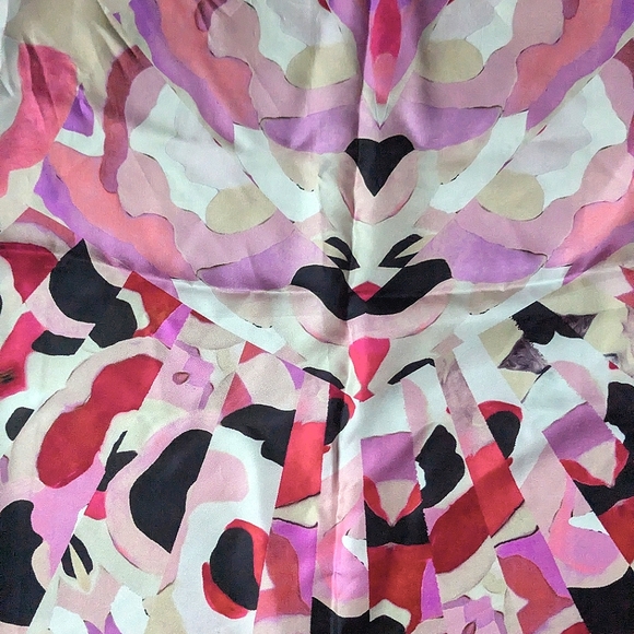 100% Silk Scarf, Abstract print NWT - Picture 3 of 4